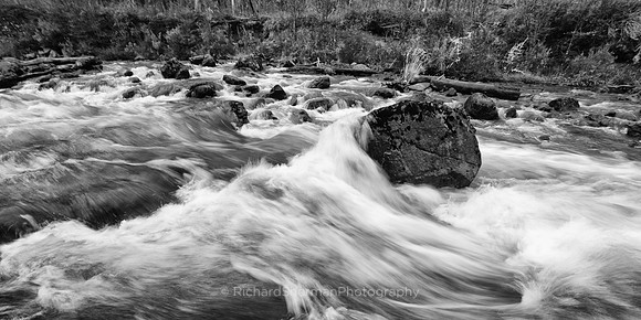 Raging Waters BW, Patagonia, Panorama