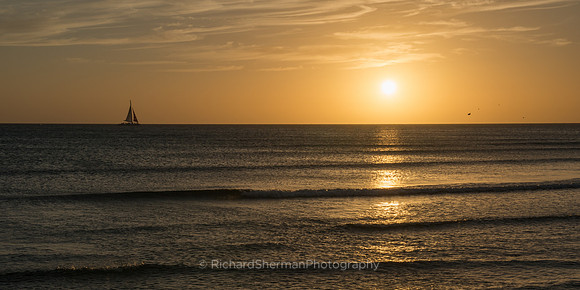 Whisper Waves, Panorama