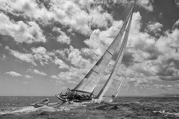 Between Sky and Sea, BW