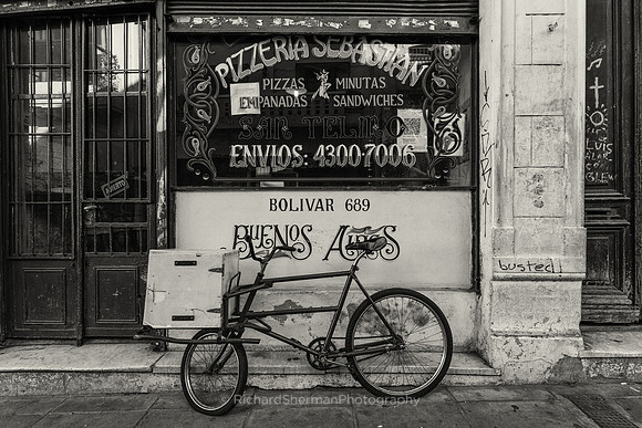 Buenos Aires Delivery BW